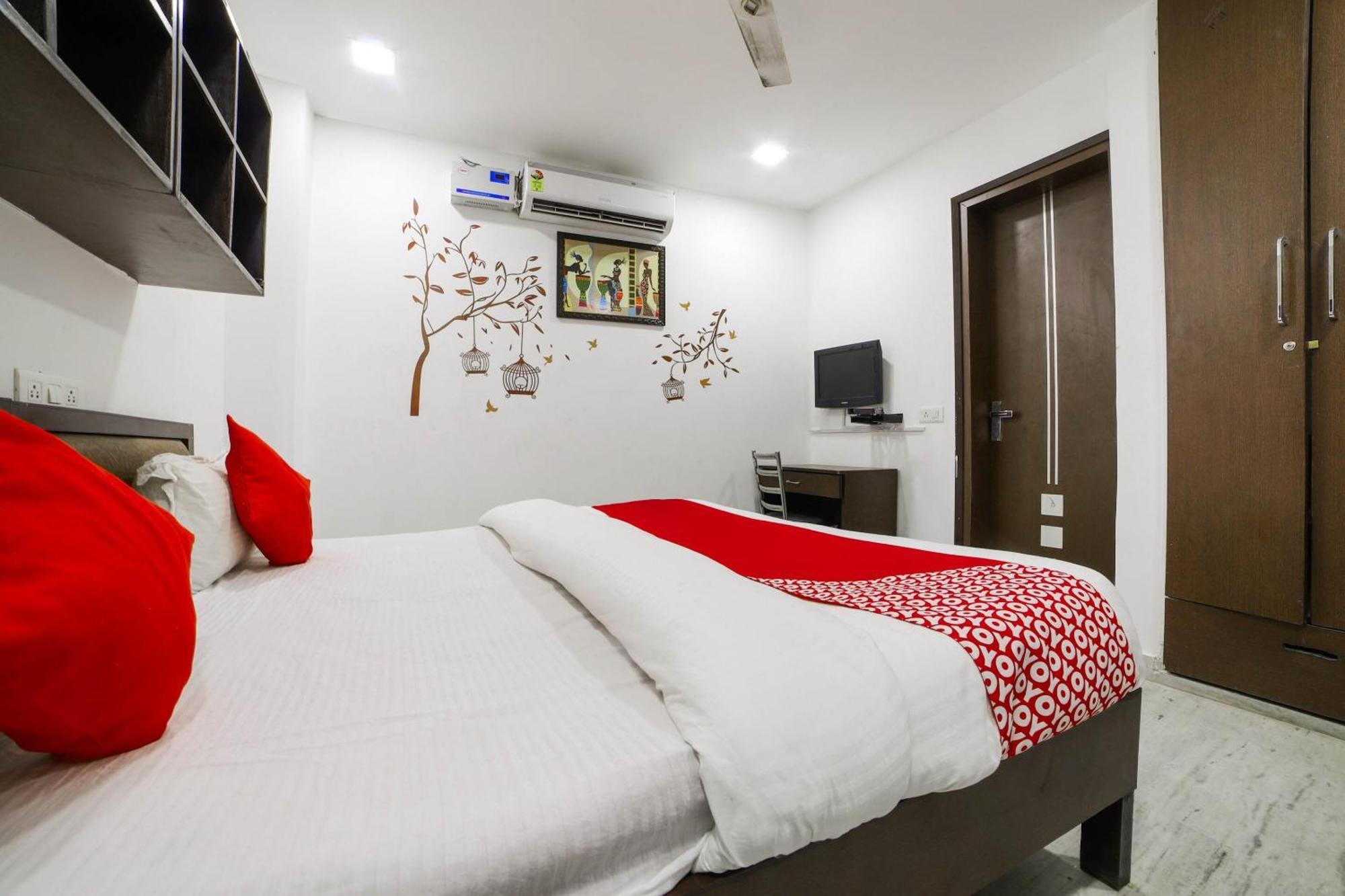Hotel Seven S Delhi  Exterior photo