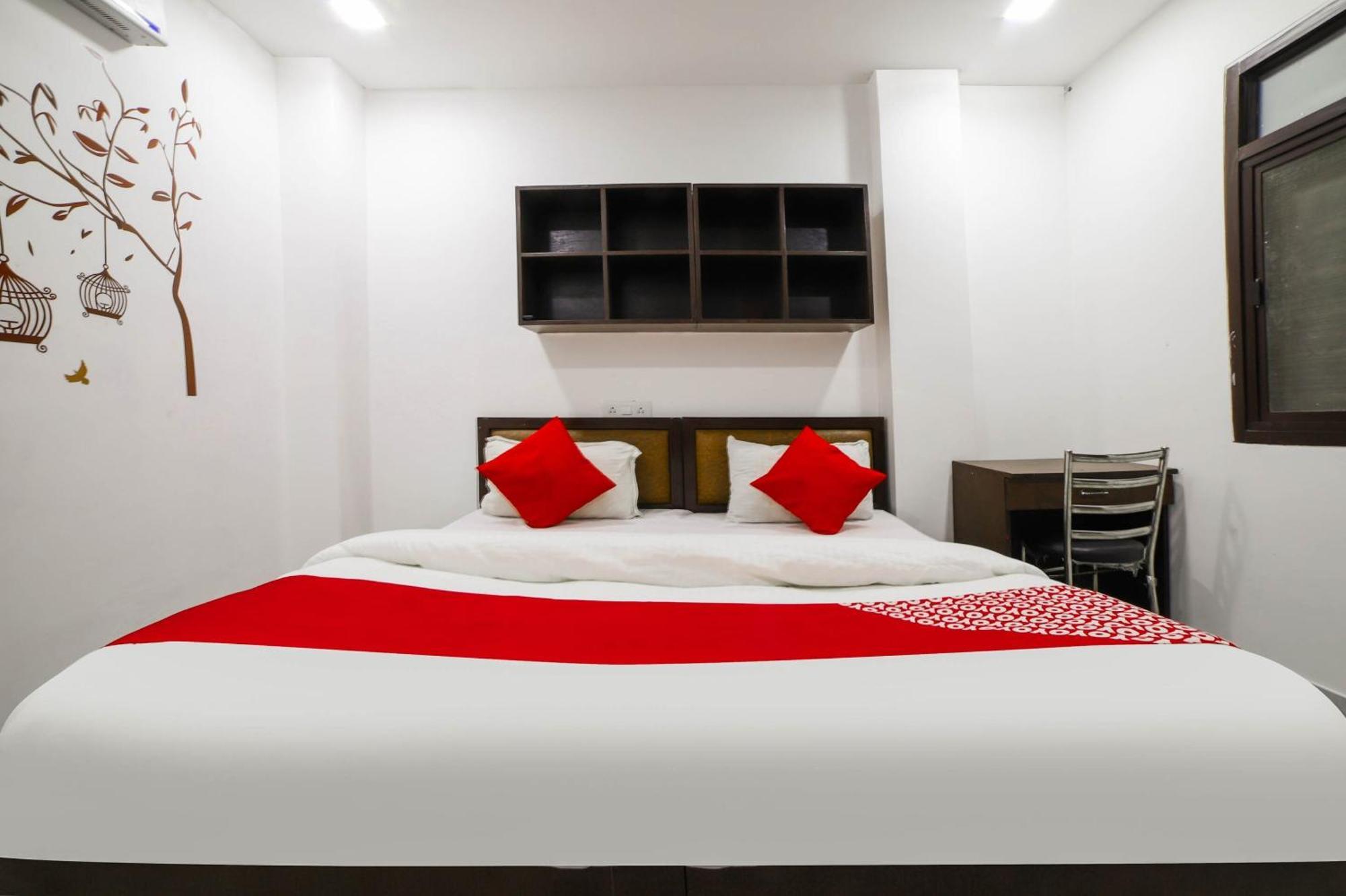 Hotel Seven S Delhi  Exterior photo